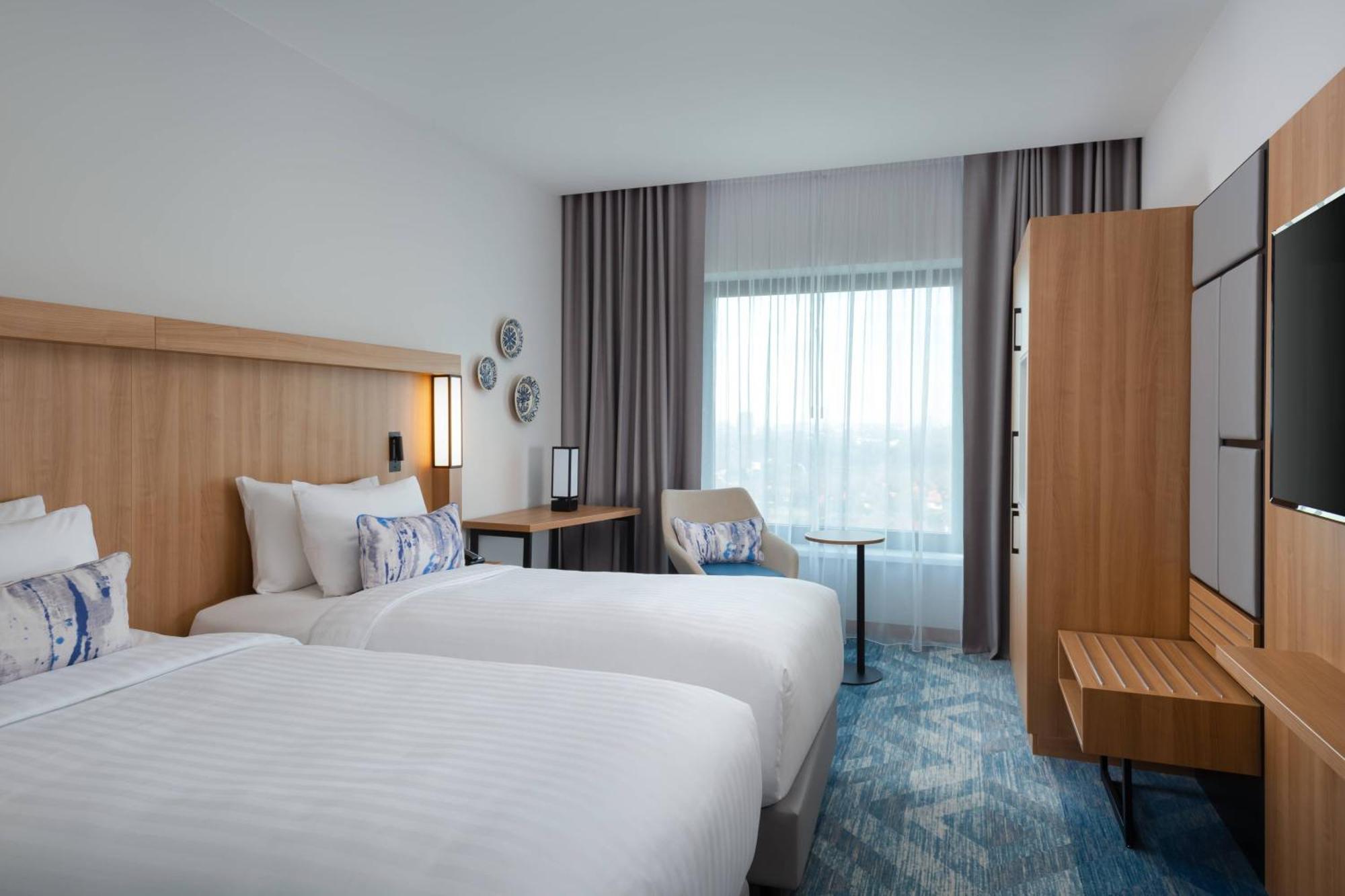 Courtyard By Marriott Bucharest Floreasca Экстерьер фото