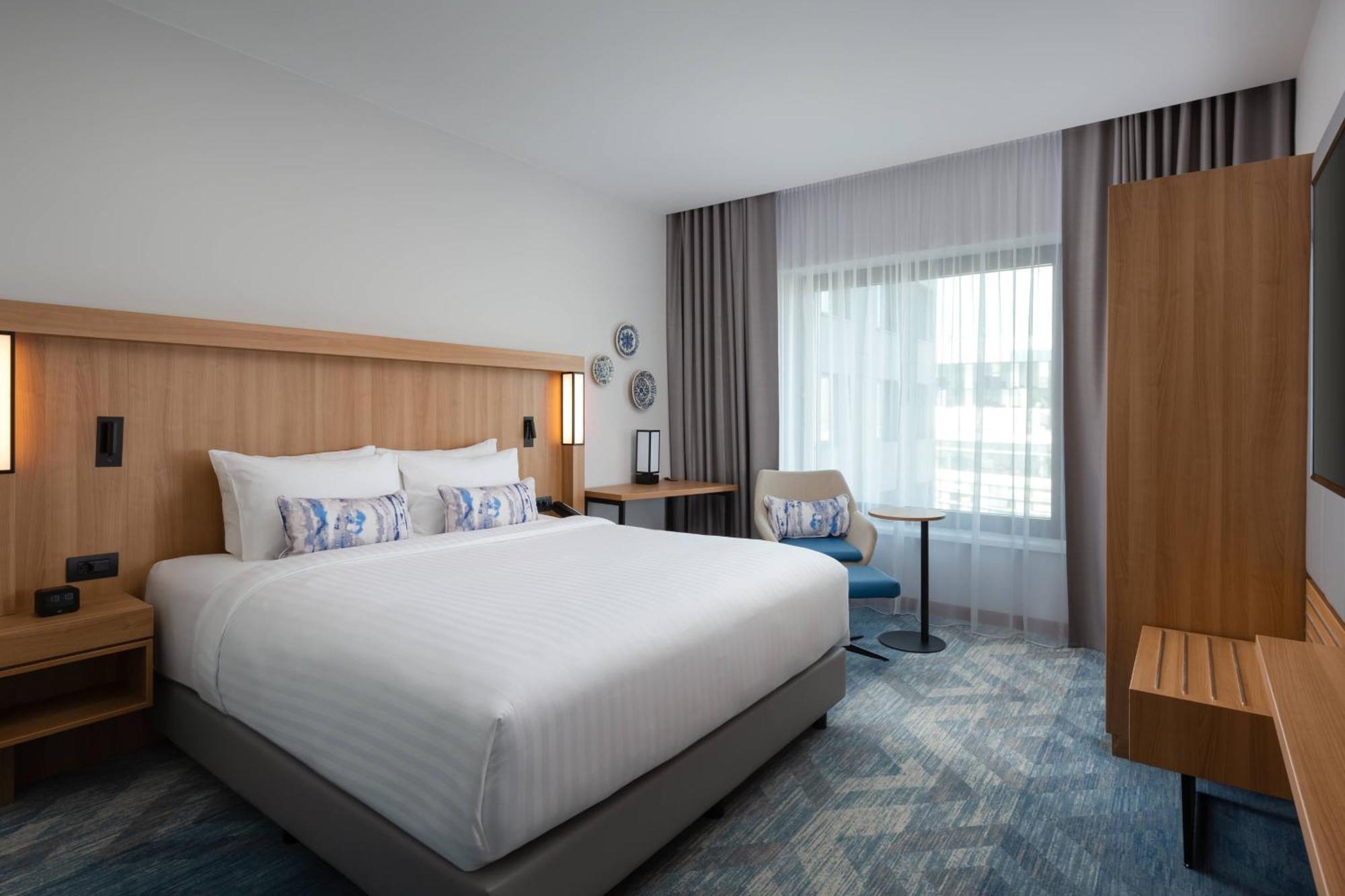 Courtyard By Marriott Bucharest Floreasca Экстерьер фото